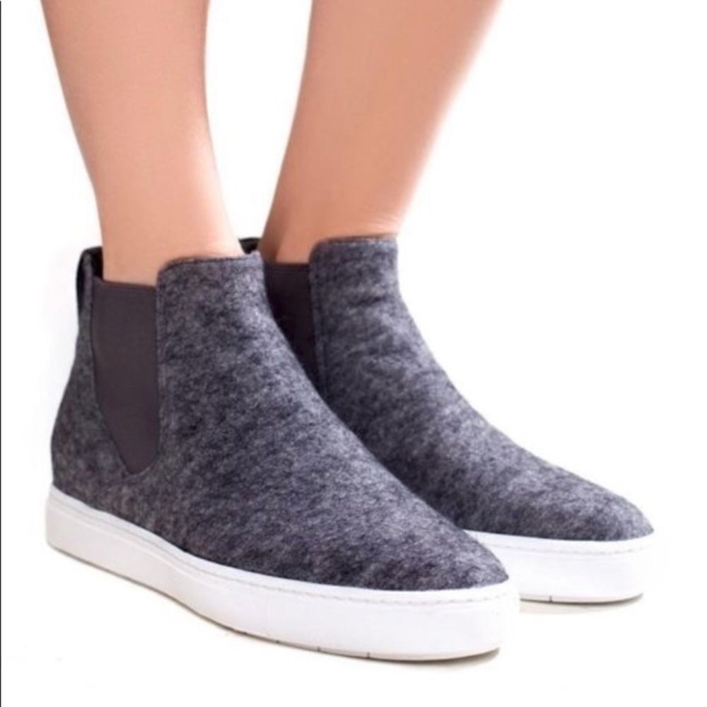 Vince Newlyn Slip-On Hi Top Sneakers Size 8